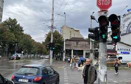 Възстановена е дясната секция и на кръстовището на бул. „Цар Освободител“ и бул. „Осми приморски полк“ 